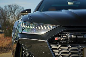 2025 AUDI RS6 photo 4