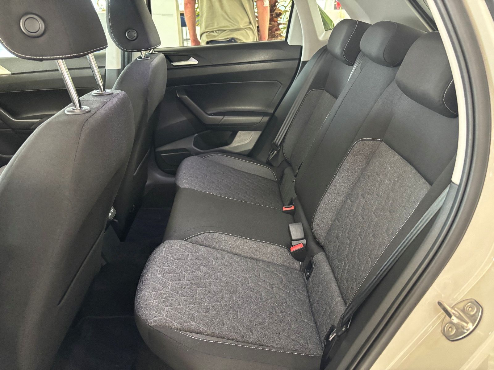 Fahrzeugabbildung Volkswagen Polo 1.0 TSI Move DSG +LED +ALLWETTER