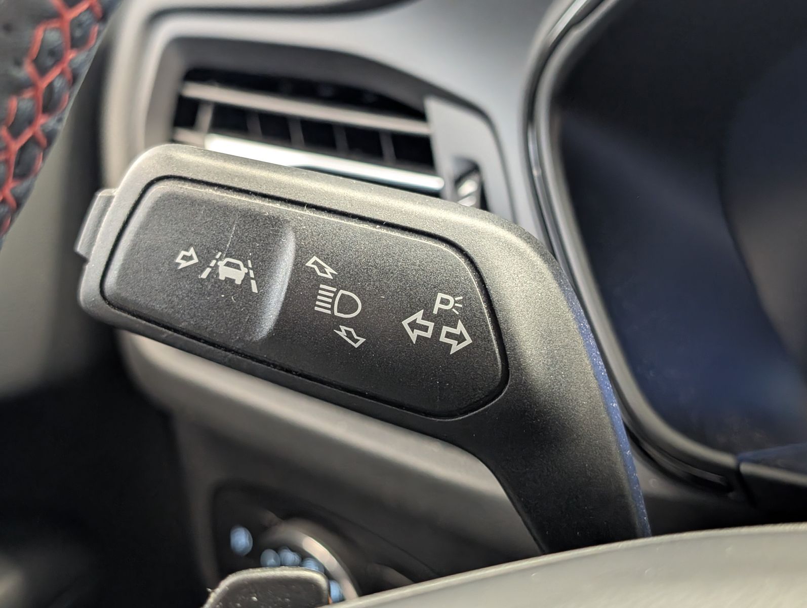 FORD Focus 1.0 EcoBoost MHEV ST-Line X Navi – Bild 32