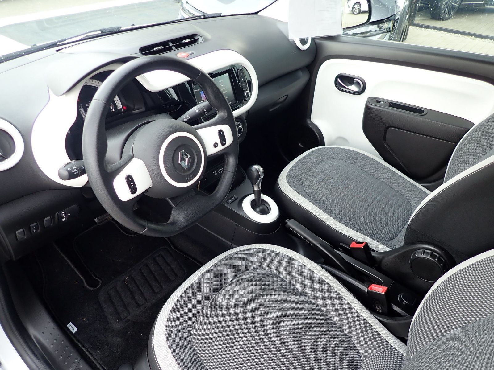 Fahrzeugabbildung Renault Twingo ELECTRIC ZEN/22KW BATT/SHZ/