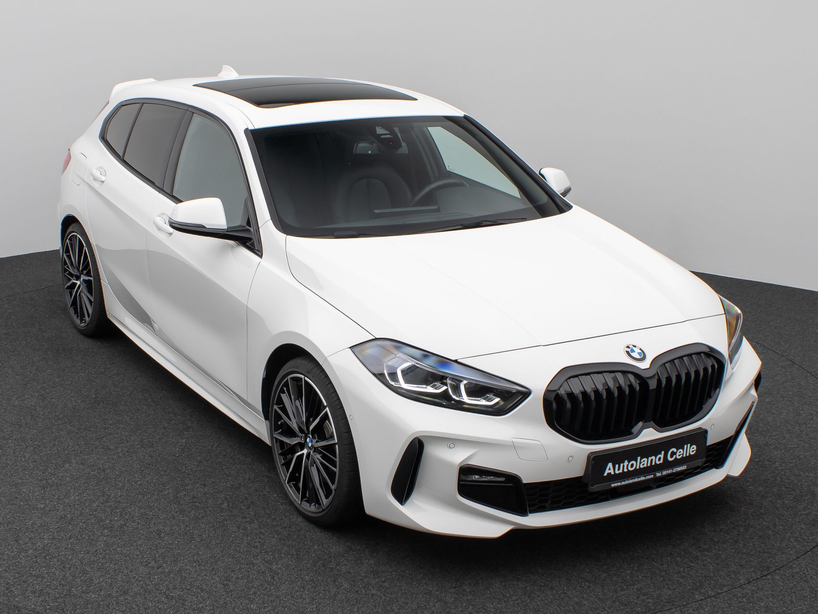 Fahrzeugabbildung BMW 120i M Sport Panoram Kamera DAB HiFi Komfort 19"