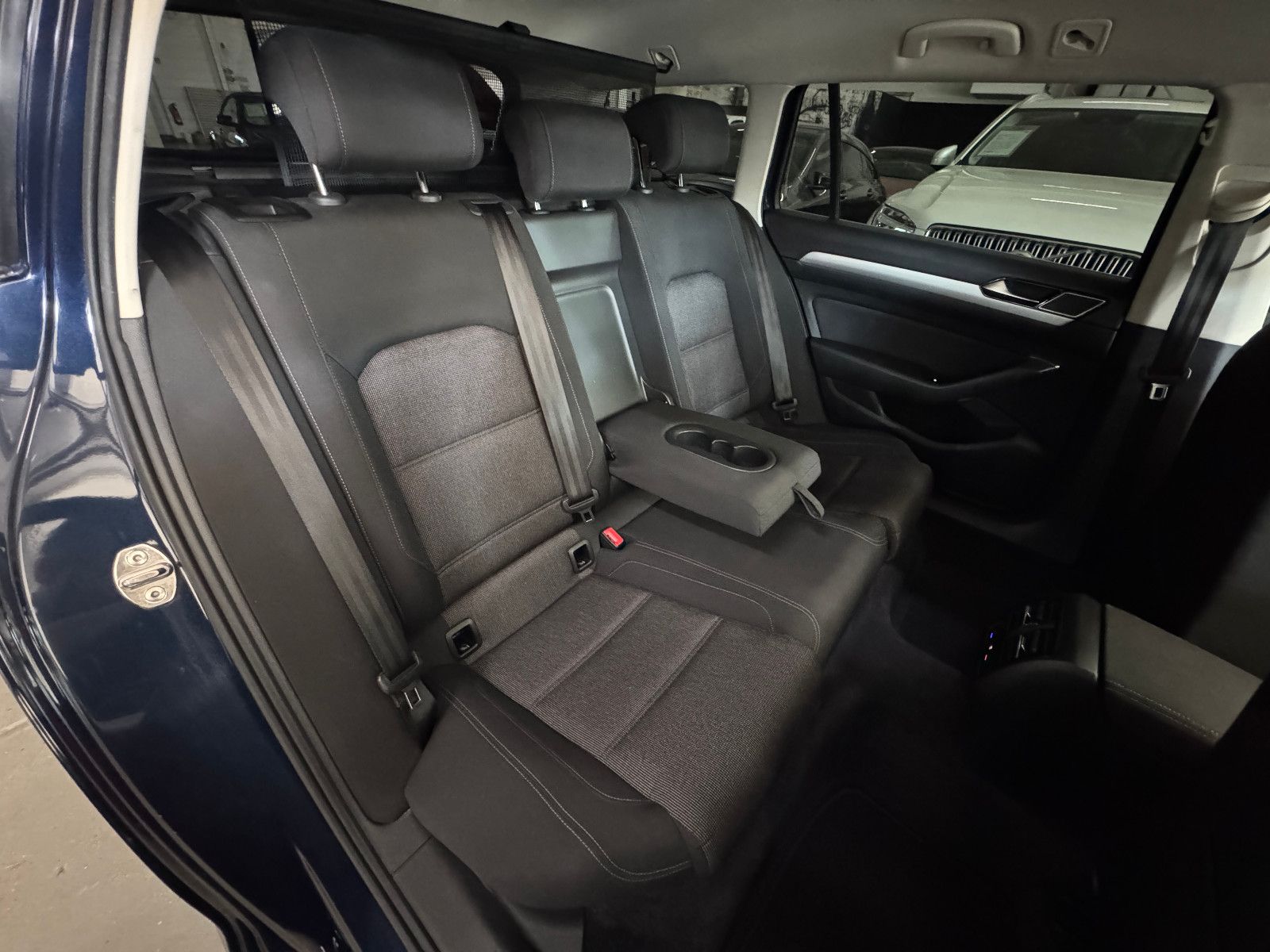 Fahrzeugabbildung Volkswagen Passat 2.0 TDI DSG COMFORTLINE NAVI LED AHK ACC