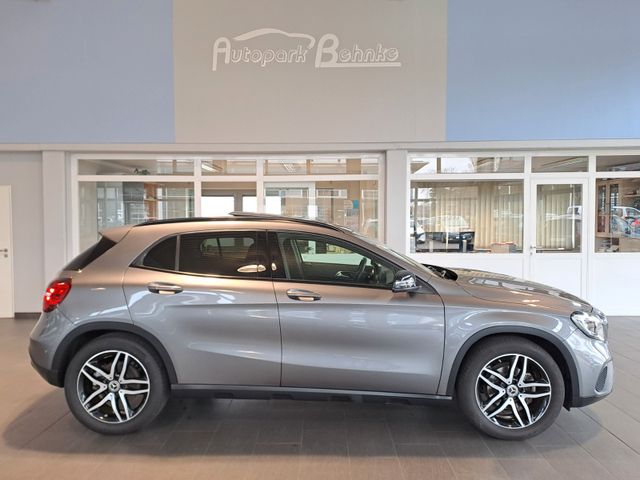 Mercedes-Benz GLA 220d Aut.*Panorama*LED*Night*AMG*KAM*COMAND