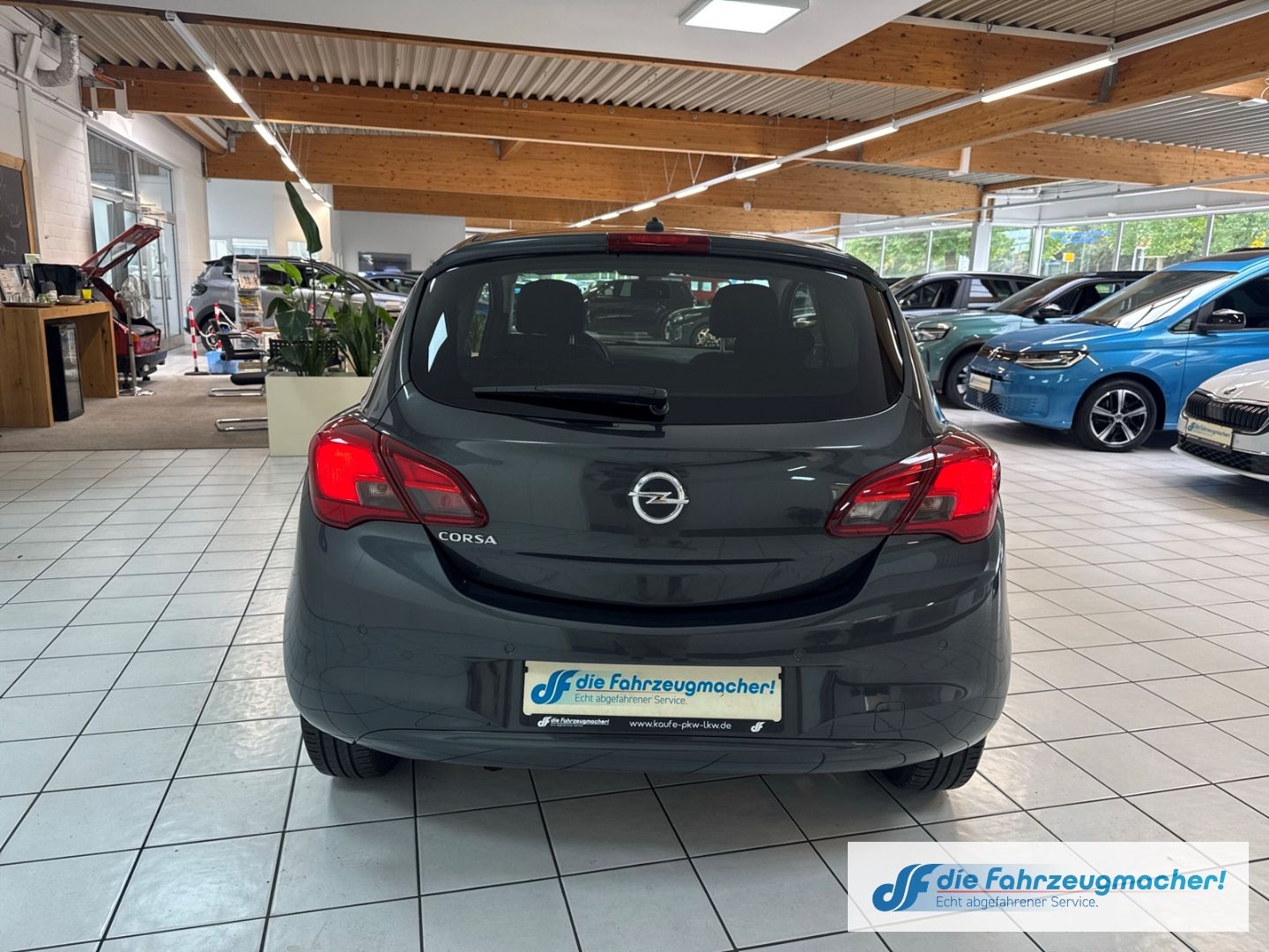 Fahrzeugabbildung Opel Corsa E Active SHZ LenkradHZG Temp PDC Berganfah