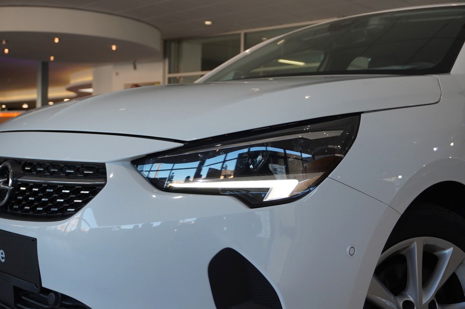 Fahrzeugabbildung Opel Corsa F 1.2 ELEGANCE NAVI/LED/SPORT/SH//VIRT/DAB