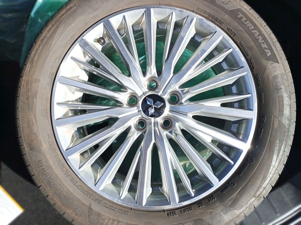 Fahrzeugabbildung Mitsubishi Outlander Plug-in Hybrid Intro 2.4 4WD AHK WR