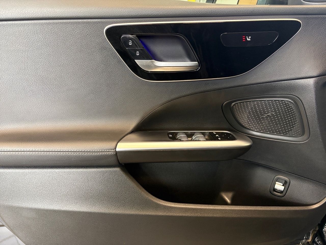 Fahrzeugabbildung Mercedes-Benz C 180 T AVANTG+AHK+TOTWIN+LHZ+KEYL+CARPL+AMBIEN+