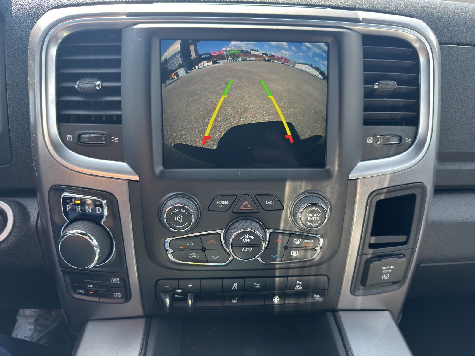 Fahrzeugabbildung Dodge RAM 1500 Crew Cab Warlock BLACK LED/AHK 5.7 V8