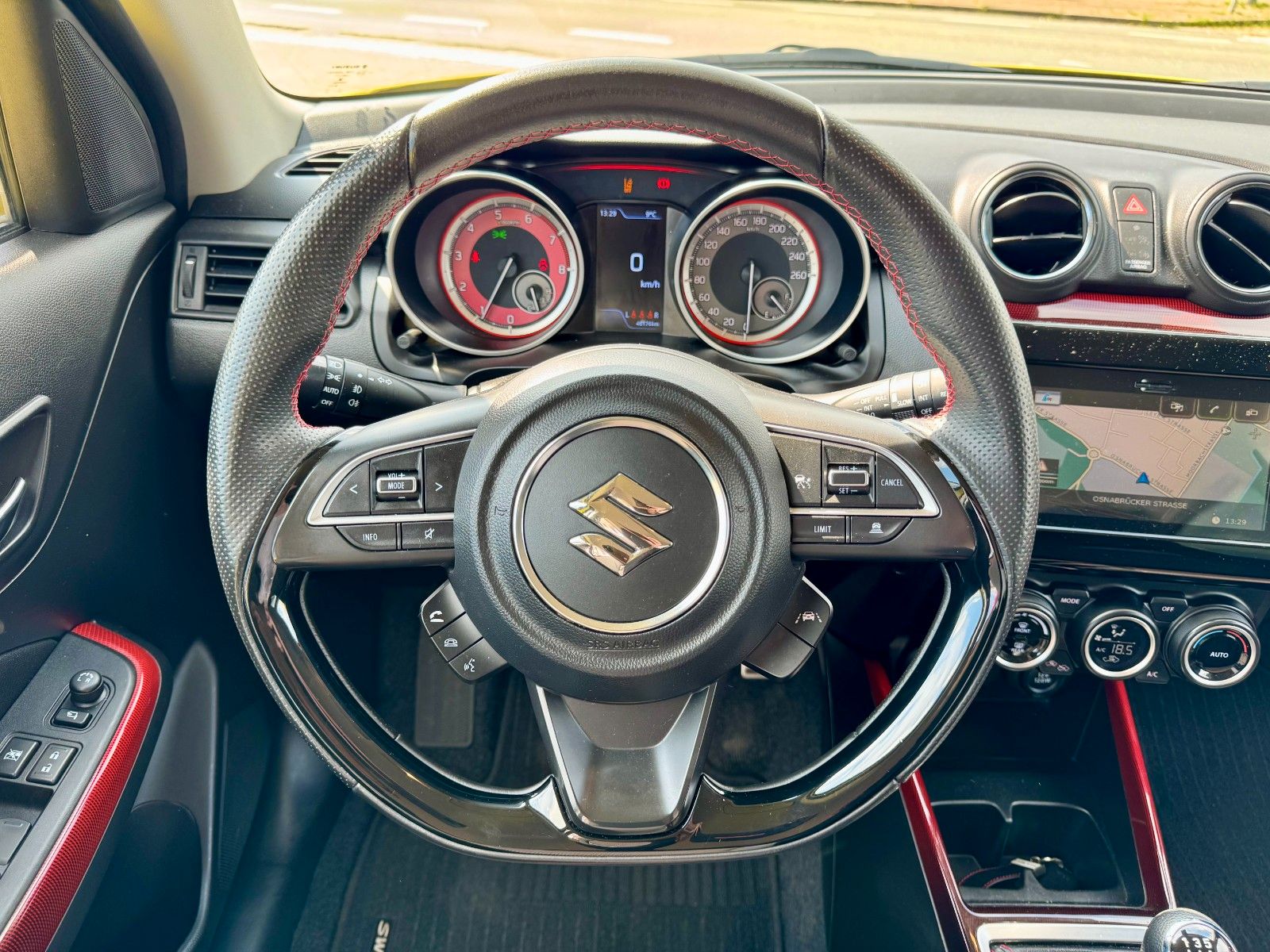 Fahrzeugabbildung Suzuki Swift Sport 1.4 Hybrid Turbo Black-Line
