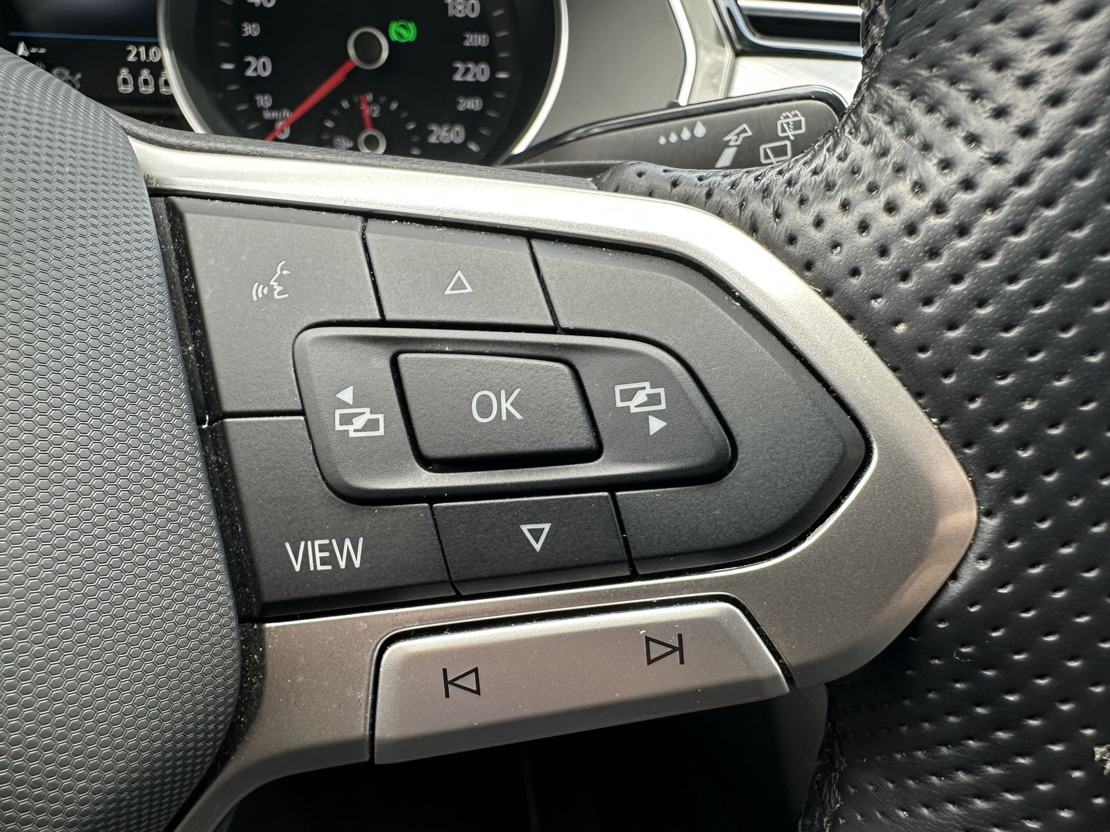 Fahrzeugabbildung Volkswagen Passat Variant GTE NAV+IQ-LIGHT+KAM+ACC+17ZO+PP