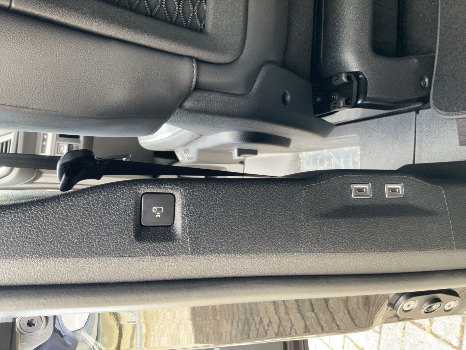 Fahrzeugabbildung Peugeot Ulysse L2 2.0  180 PS AT8 LEDER  **TOP**