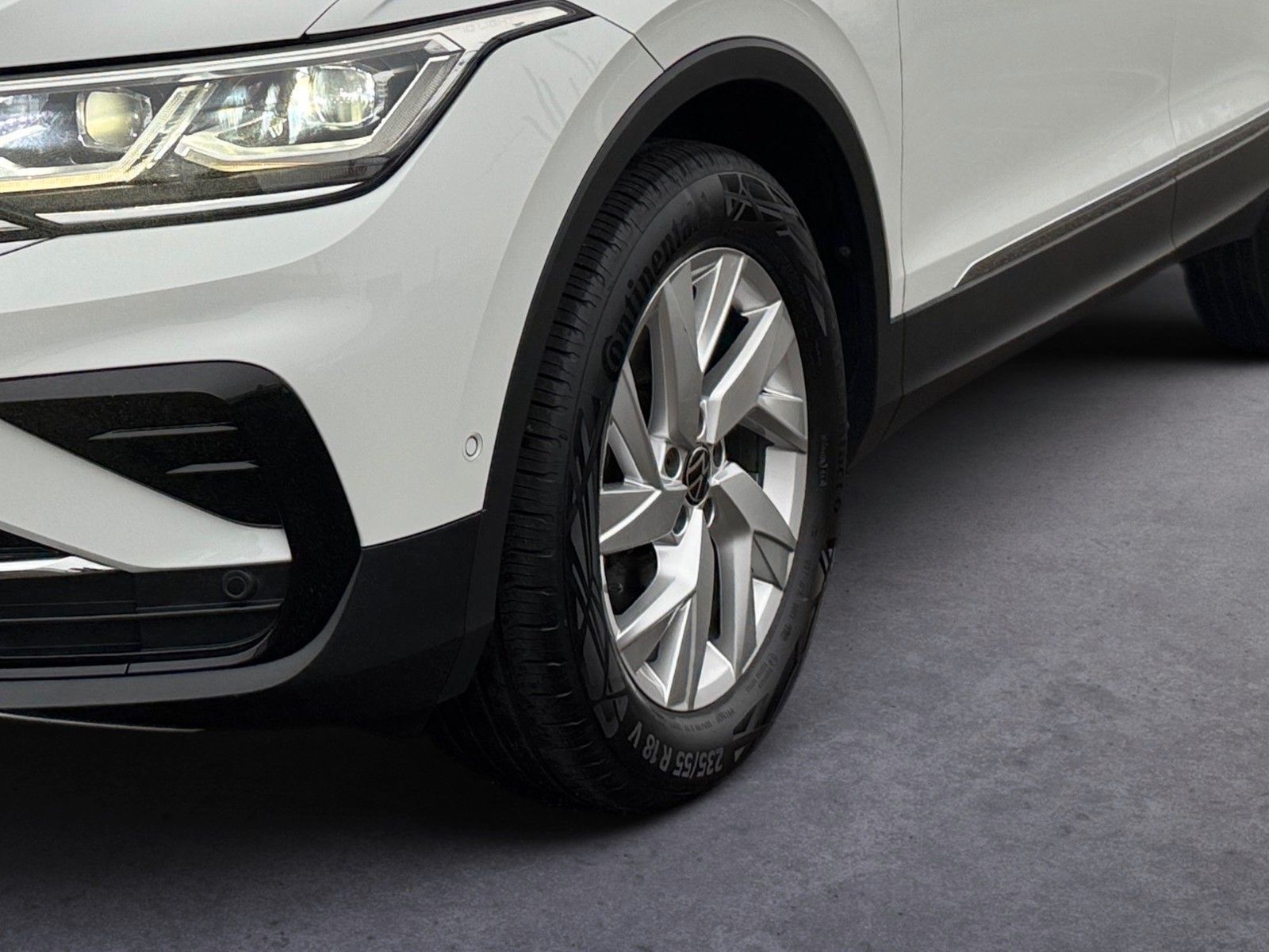 Fahrzeugabbildung Volkswagen Tiguan Elegance 4Motion 2.0 TDI