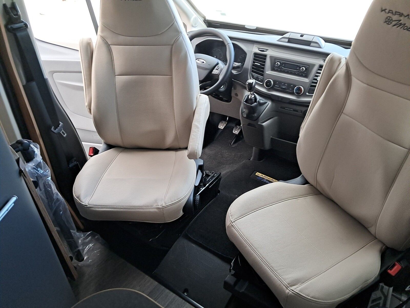 Fahrzeugabbildung Karmann Dexter 4x4 DE 570 AW Rückfahrkamera, Tageszul.