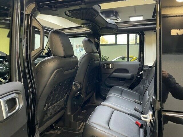 Fahrzeugabbildung Jeep 392 UNLIMITED RUBICON 6.4L-V8 SKY ONE TOP-CAM