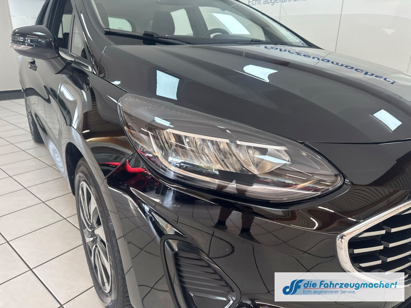 Fahrzeugabbildung Ford Fiesta Titanium Navi LED Blendfreies Fernl. Kurv