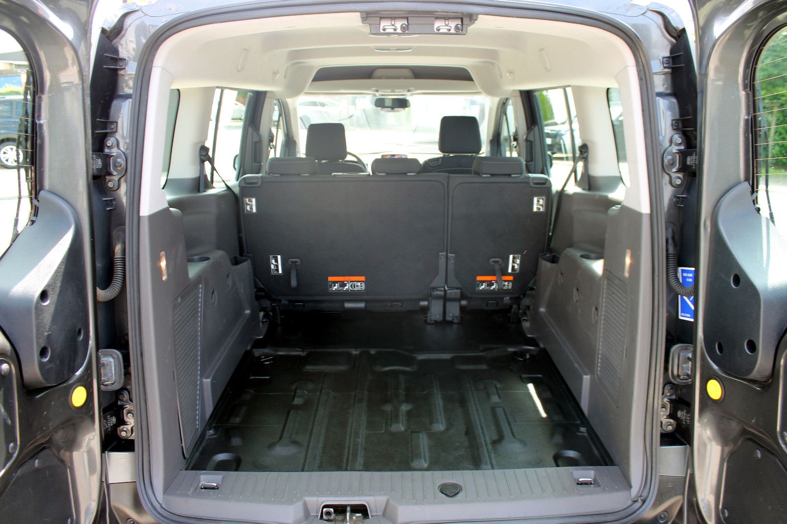 Fahrzeugabbildung Ford Transit Connect 230 L2 Trend KAM PDC TEMP NAV BT