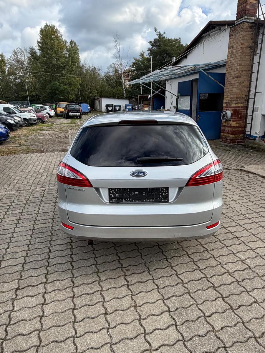Ford Mondeo 2009 — салон