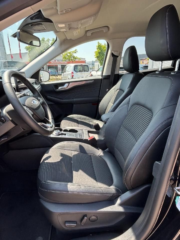 Fahrzeugabbildung Ford Kuga Plug-In Hybrid Titanium X
