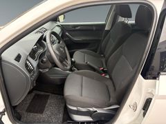 Fahrzeugabbildung Skoda Fabia Active 1.0 Ltr. 5-Gang Sitzhzg*Klima*Radio