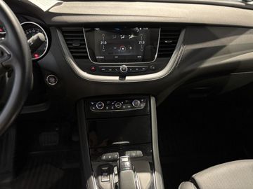 Fotografie 21 des Opel Grandland (X) Grandland X Plug-in-Hybrid 1.6 DI AT Ultimate