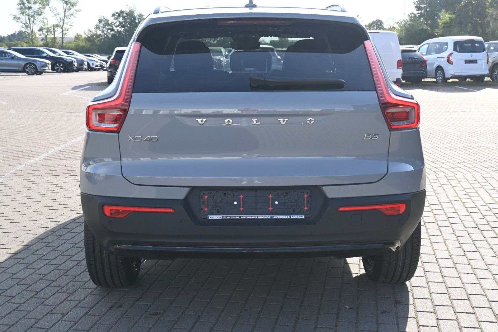 Fahrzeugabbildung Volvo XC40 B3 Plus Dark*FSHZG*360°*ACC*PIXEL
