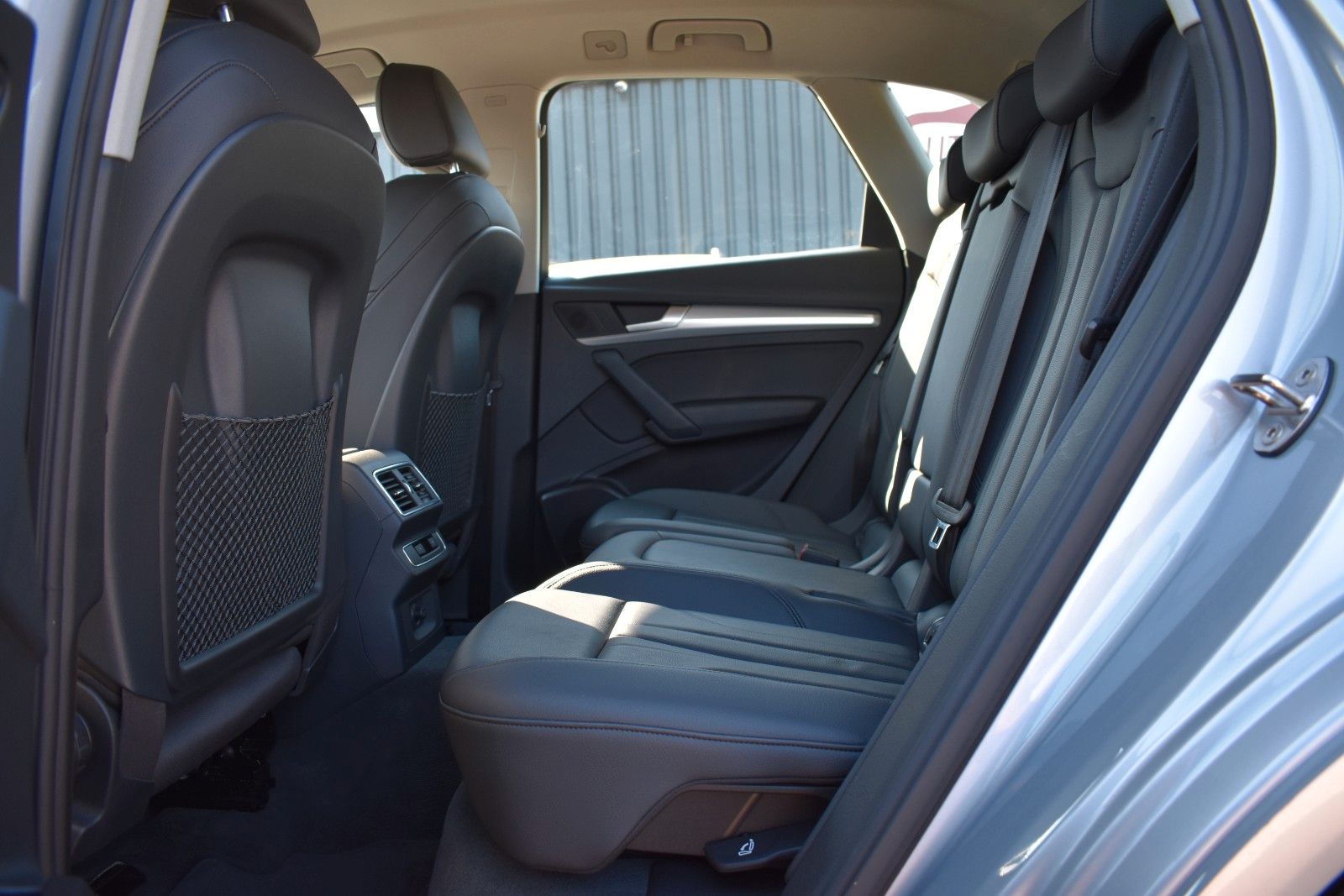 Fahrzeugabbildung Audi Q5 40 TDI quattro sport/Anhänger/LED/Tempomat