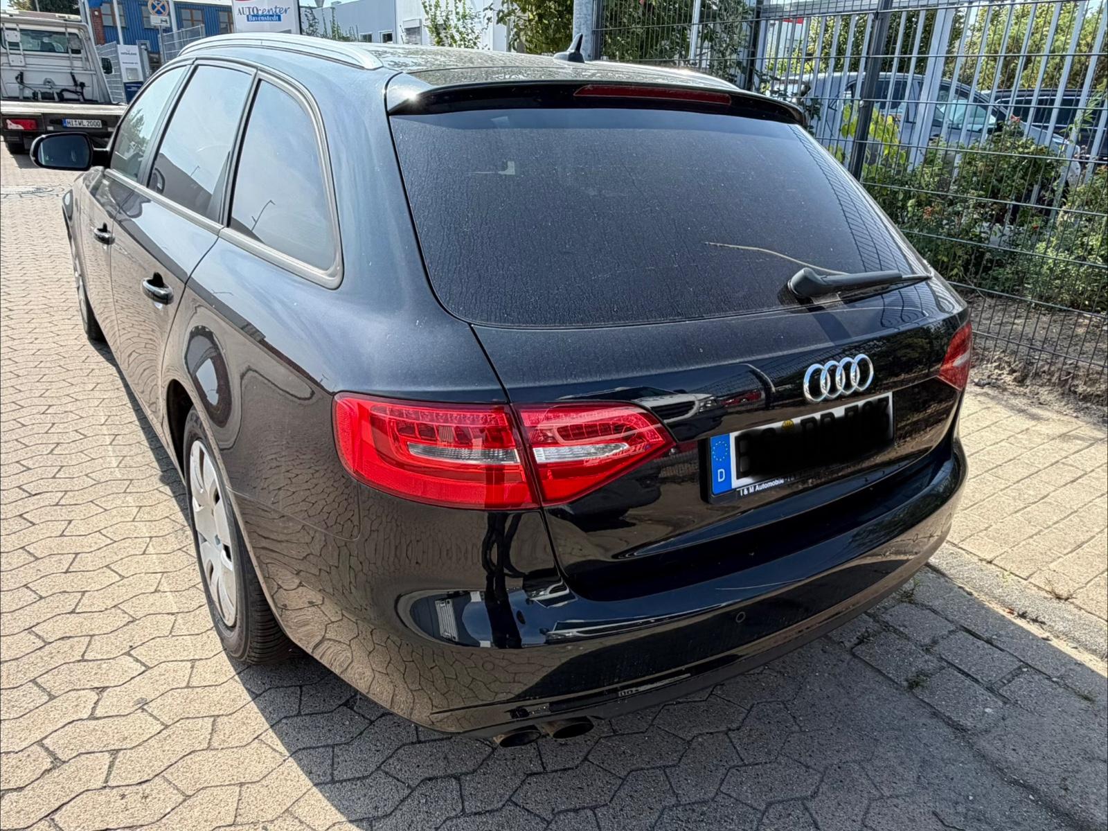 Audi A4 2012 — photo 7