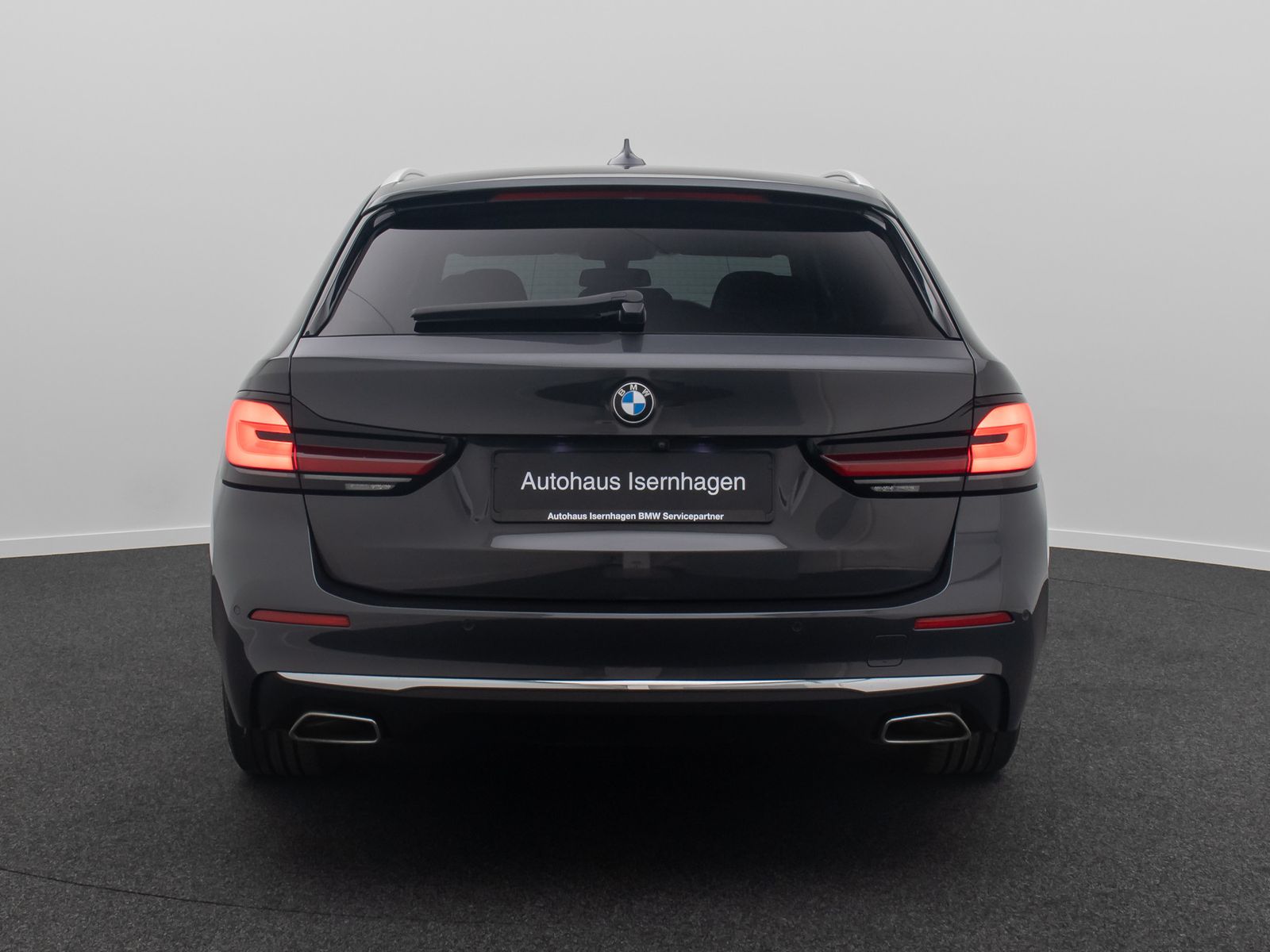Fahrzeugabbildung BMW 520d Luxury Line Kamera DAB HiFi WLAN Alarm 19"