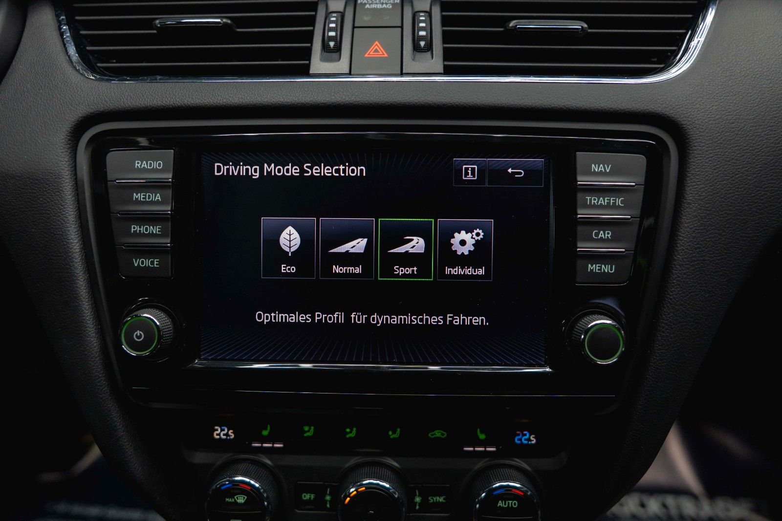 Fahrzeugabbildung SKODA Octavia Combi RS Performance *1.Hand*LED*CarPlay