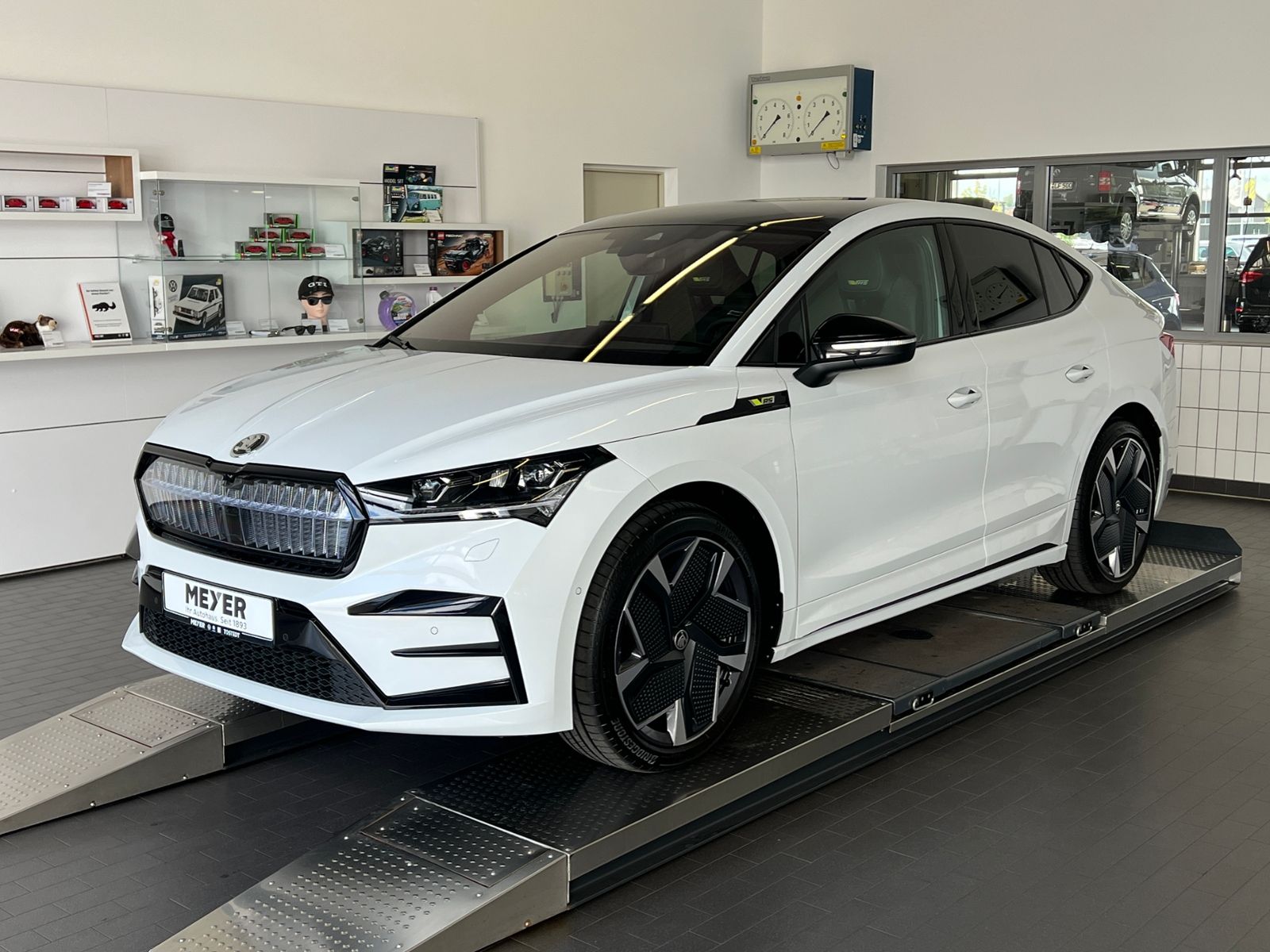 Fahrzeugabbildung SKODA Enyaq iV Coupé RS Lounge *Vorb. AHK,Panorama,LED