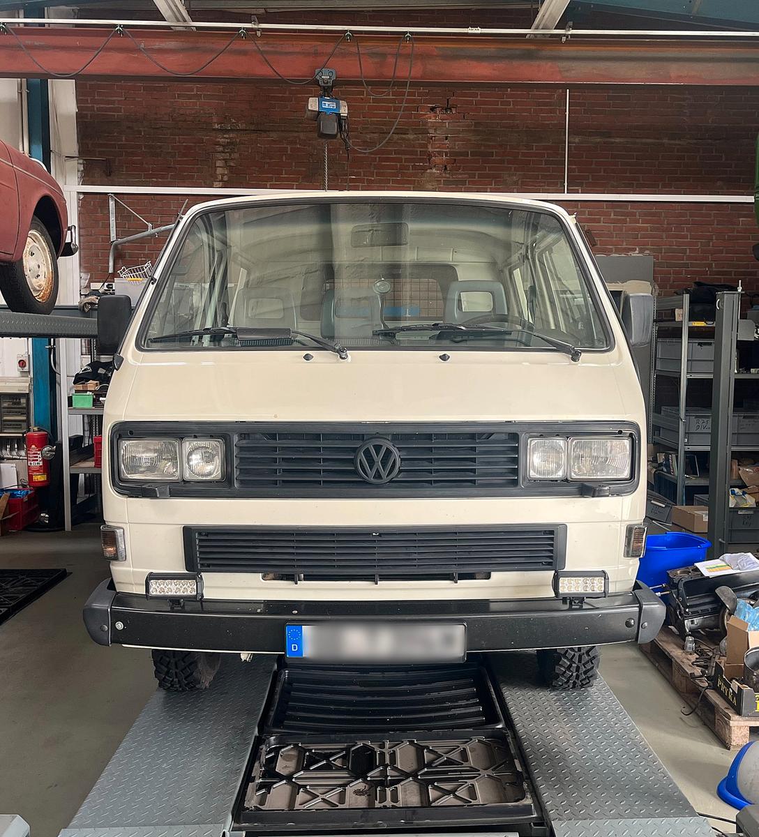 Volkswagen T3 Typ2 Doppelkabine Syncro inkl. GFK-Aufbau