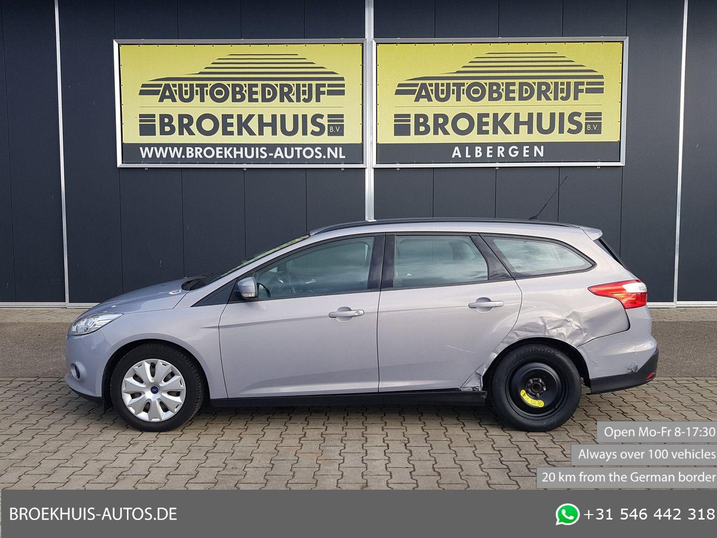 Ford Focus 2013 — rear view