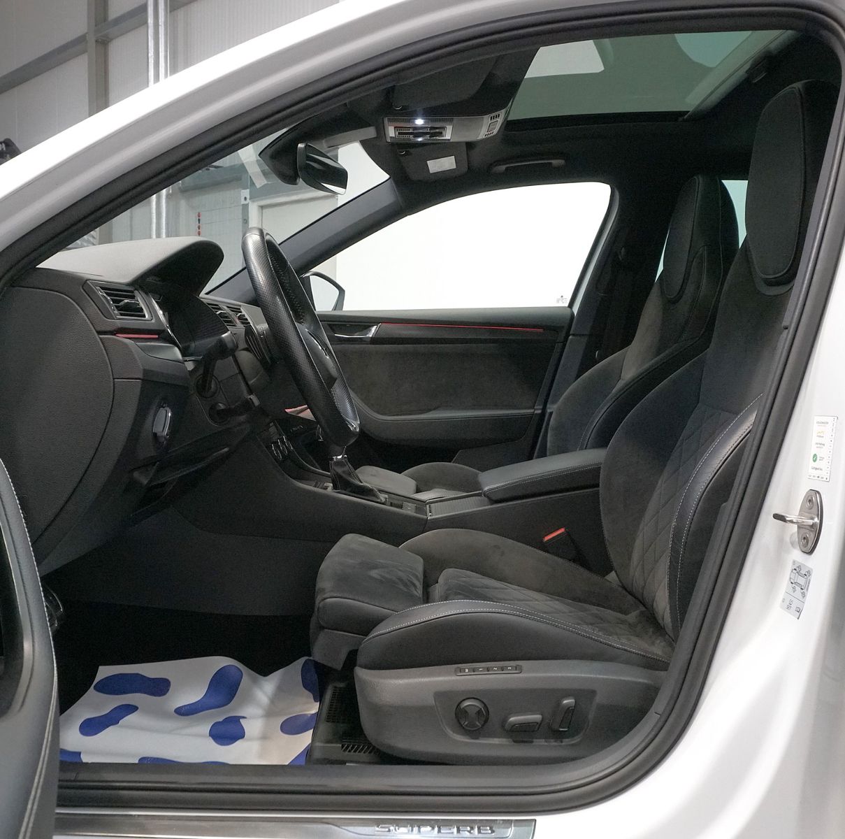 Skoda Superb Sportline 2.0 TSI 4x4 360 PANO MATRIX foto 11