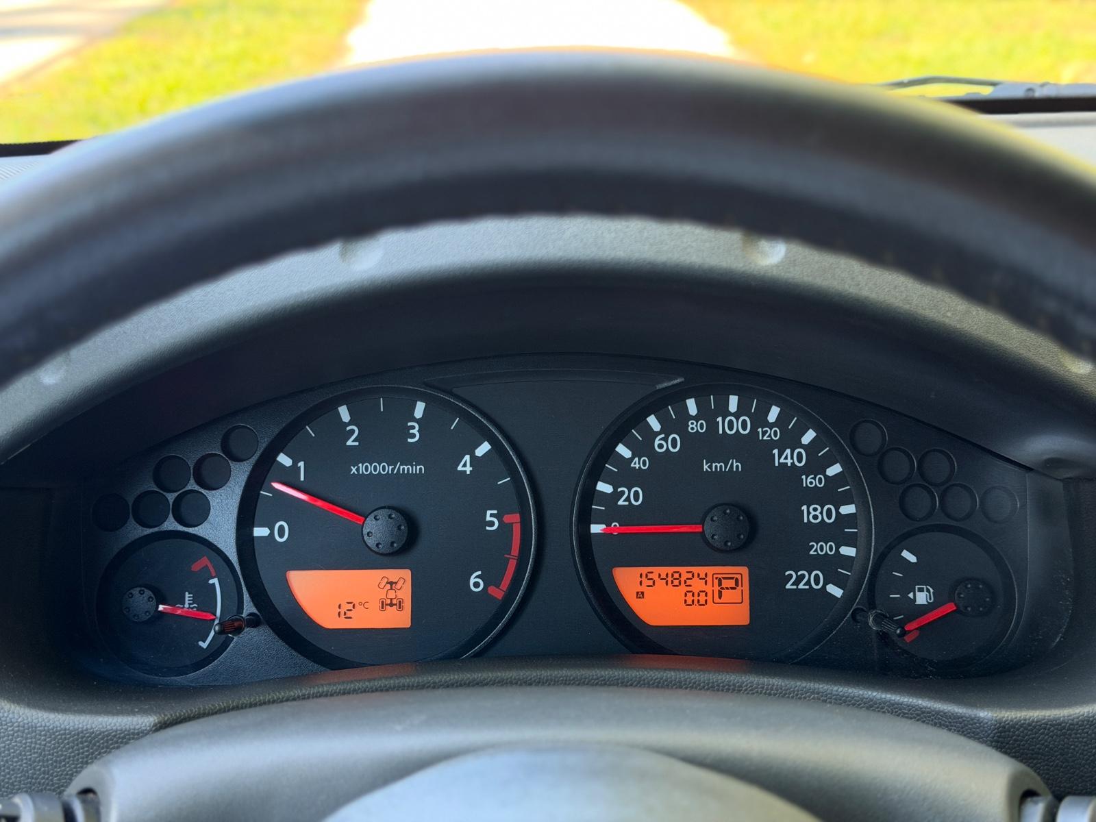 Nissan Navara D40 Double Cab 2.5 dCi 171 ch • BVA • 4x4 • Toit Ouvrant • Sièges chauffants