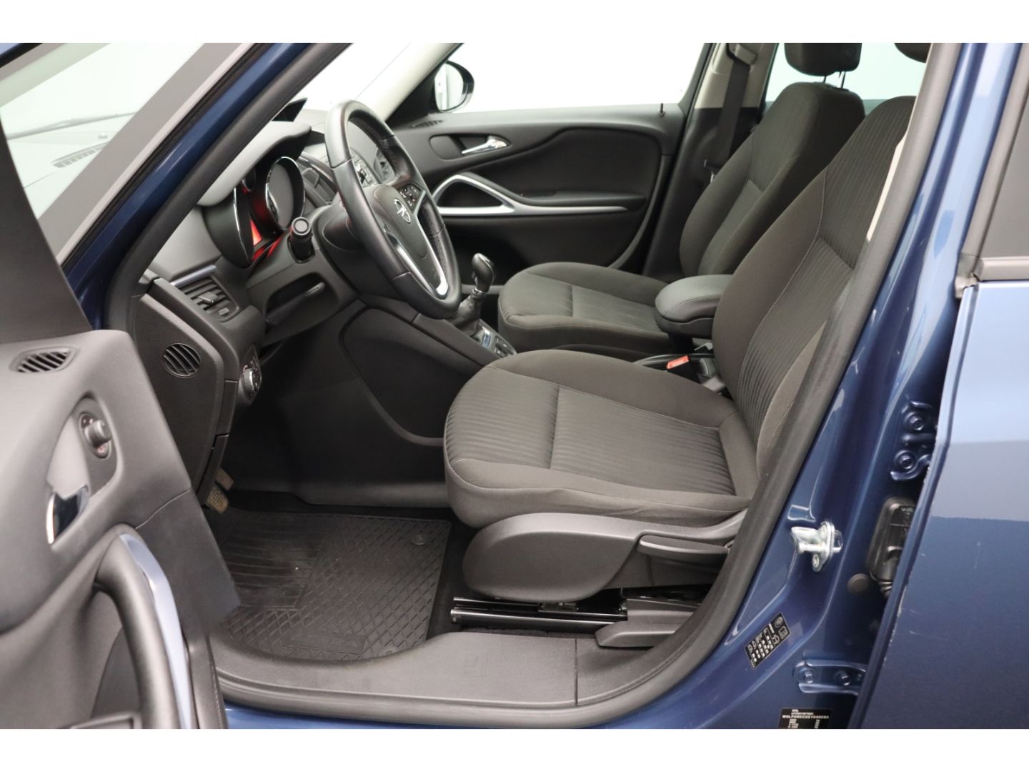 Fahrzeugabbildung Opel Zafira Tourer C 1.4 Turbo Edition 7-Sitzer