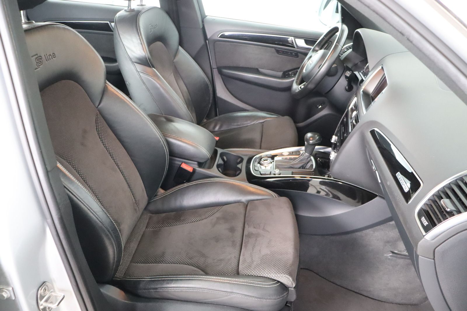 Fahrzeugabbildung Audi Q5 3.0 TDI quattro S- line * Bi- Xe