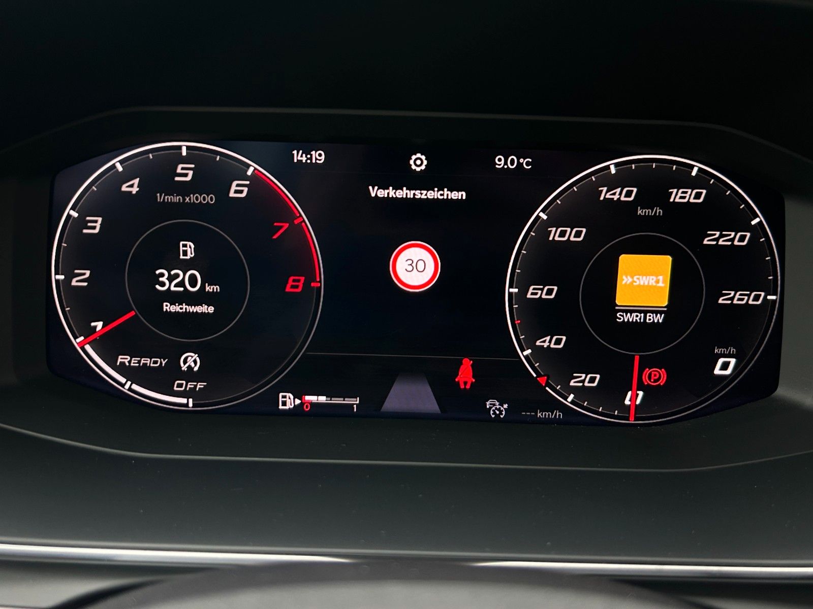 Fahrzeugabbildung SEAT Leon 1.5 TSI FR ACC LED VC SHZ LHZ Kam Ambiente