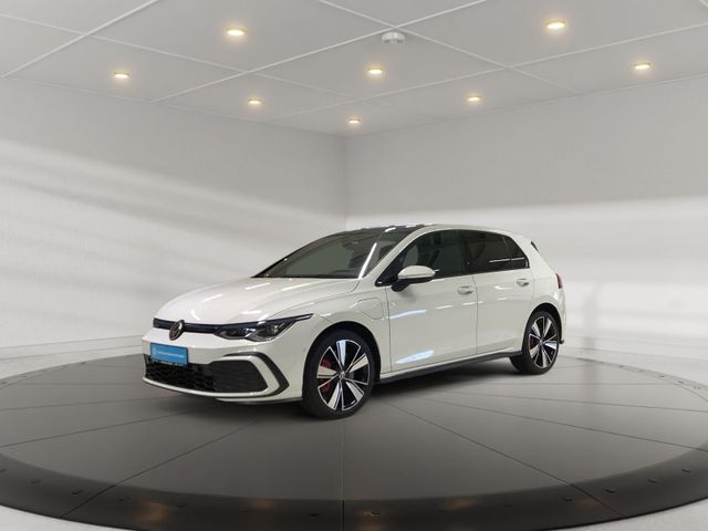 Golf GTE eHybrid DSG  Matrix, Head up, Pano, Kam