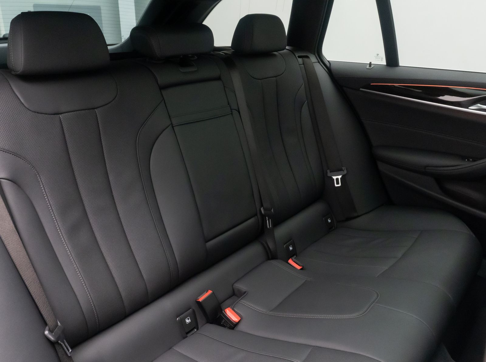 Fahrzeugabbildung BMW 520d Sport Kamera DAB Alarm Leder Panorama H/K