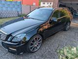 Mercedes-Benz E 63 T AMG Performance  - gebrauchte Mercedes-Benz E 63 AMG aus dem Jahr 2011