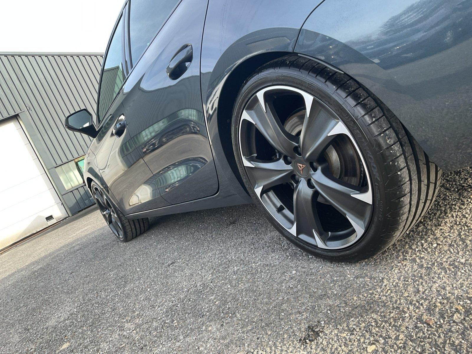 Cupra Leon SP VZ 2.0 TSI ACC LED NAVI PANO SHZ