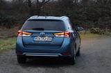 Toyota Auris Touring Sports Hybrid 1,8-l-VVT Comfor... - Toyota: Sport