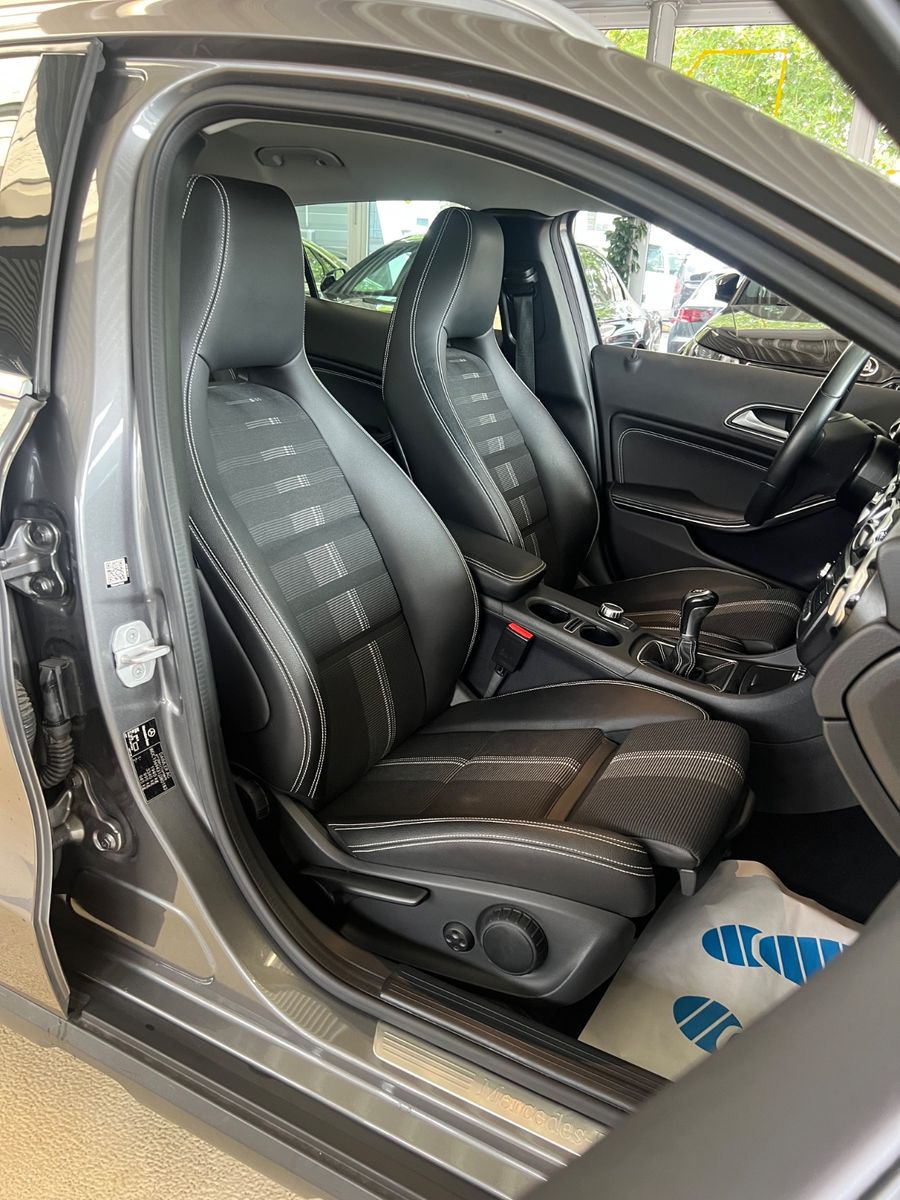 Fahrzeugabbildung Mercedes-Benz GLA 200 * SPORT-LINE URBAN * 1.HAND *