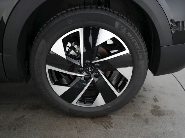 Grandland B GS HYBRID eDCT+LED MATRIX+NAVI+360 G