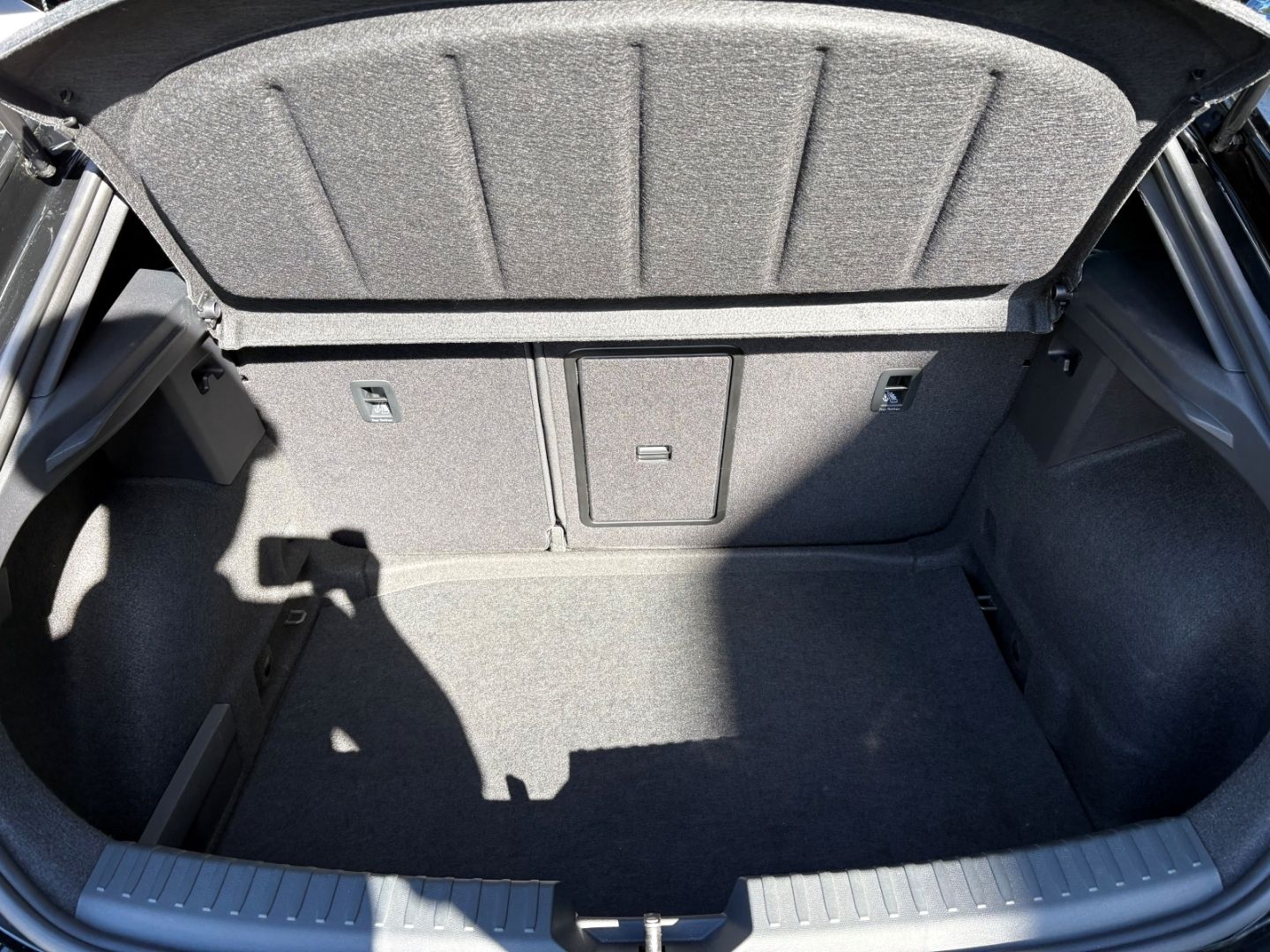 Fahrzeugabbildung SEAT Leon 1.5 FR Black Edition SpurhalteASS Kamera PD