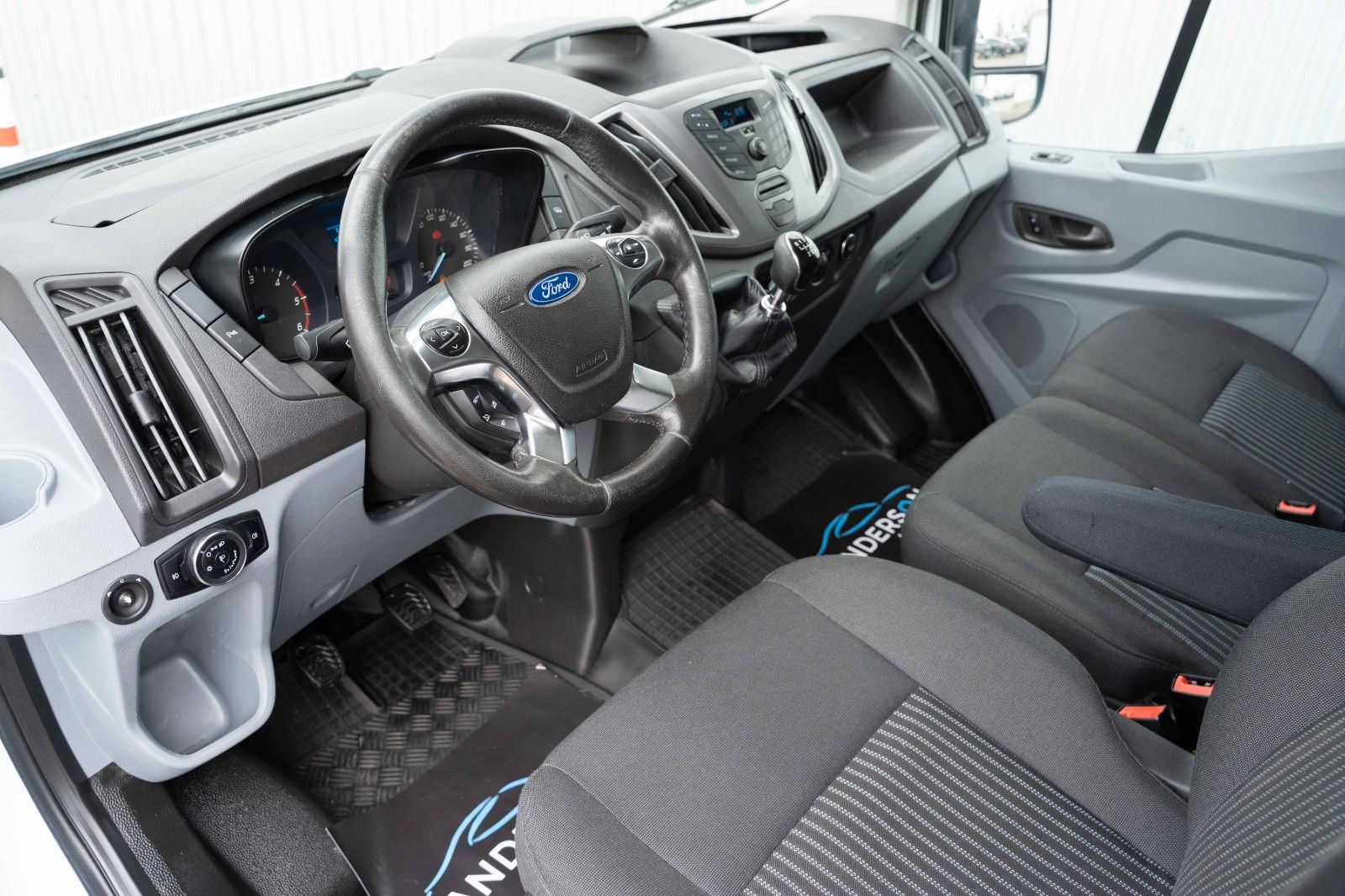 Fahrzeugabbildung Ford TRANSIT KASTEN 2.0 TDCI L2H2 PDC TEMP KLIMA ALLW