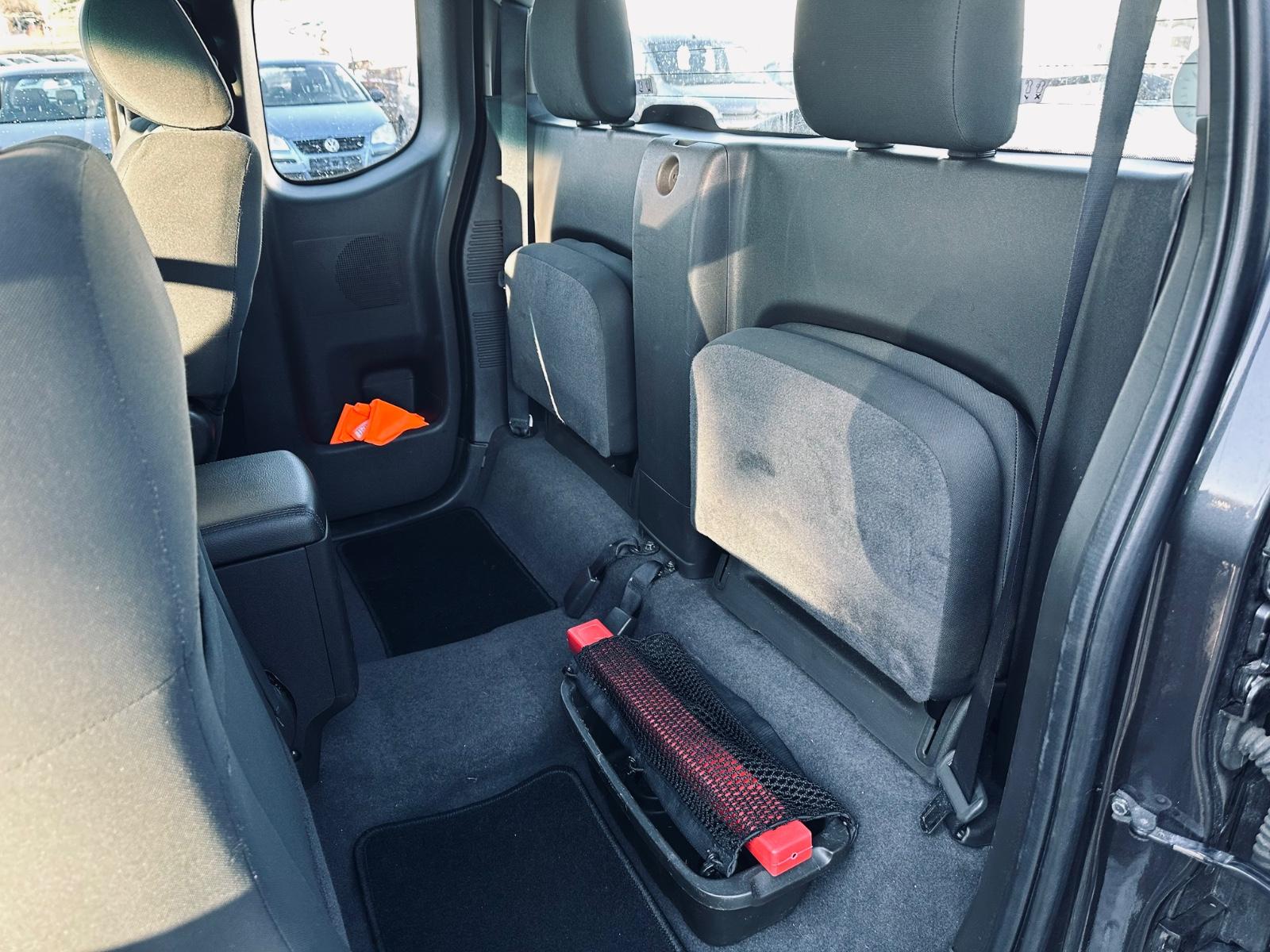 Nissan Navara King Cab 190CH | 4x4 | GPS | Caméra | Attelage