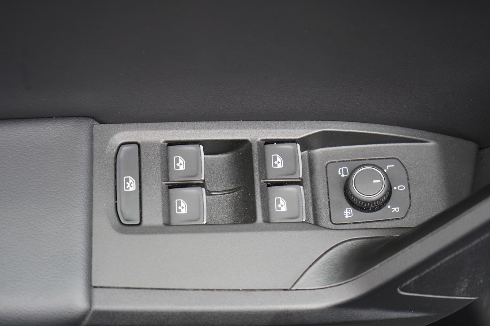 Seat Leon Sportstourer 1.5 FR LED Navi DAB Kamera USB