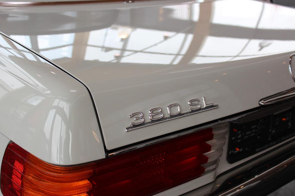 Mercedes-Benz SL 380