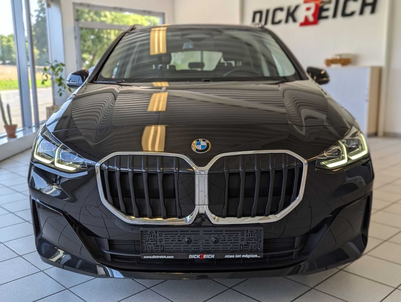 BMW 218 Active Tourer Aut AHK Pano Cam Premium-Paket - Image 2
